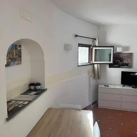 Cozy On Street Level 포지타노