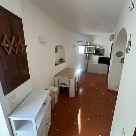 Cozy On Street Level 포지타노